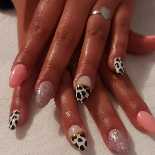 PELUQUERÍA ALE PORRO