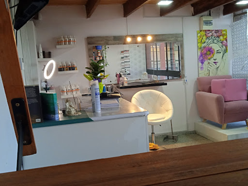 Maria Laura Ortiz Hair and Beauty