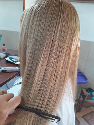 Eliana Fess Peluquería