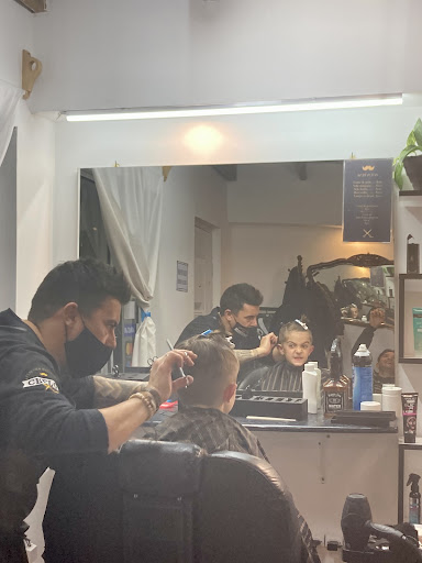 Chelo Estética Masculina - Barbería y peluquería.