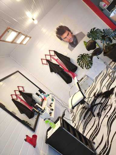 Benjamín PELUQUERO 40 años de experiencia