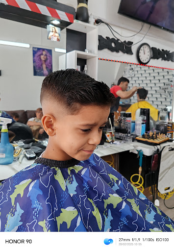 Barbershop EL CUBA LUIS. STUDIO CUBA