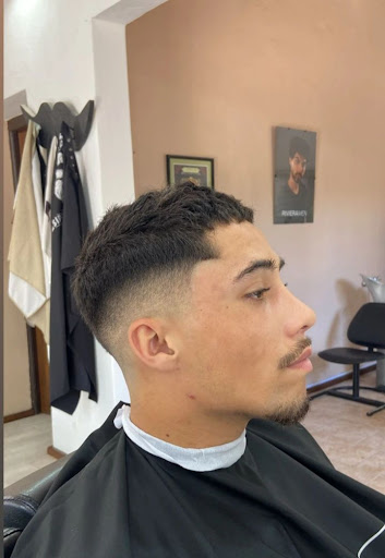 BARBERIA BARBA NEGRA MELO