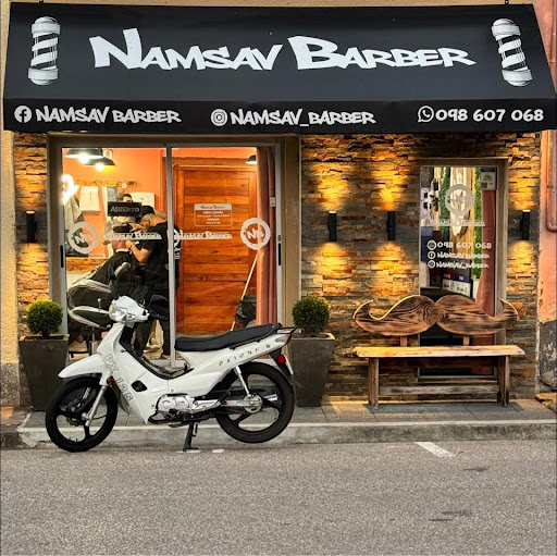 Namsav Barber