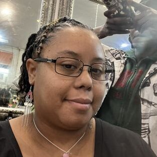 Lady Barber Amazona's 1 lady barber amazonas